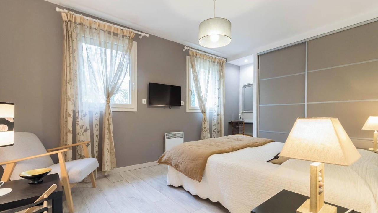 Photo of Bedroom in Pin-Balma