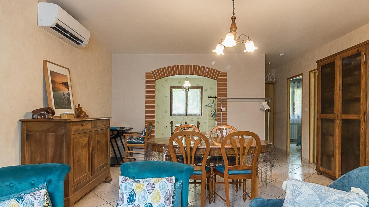 Photo of Livingroom in Miremont