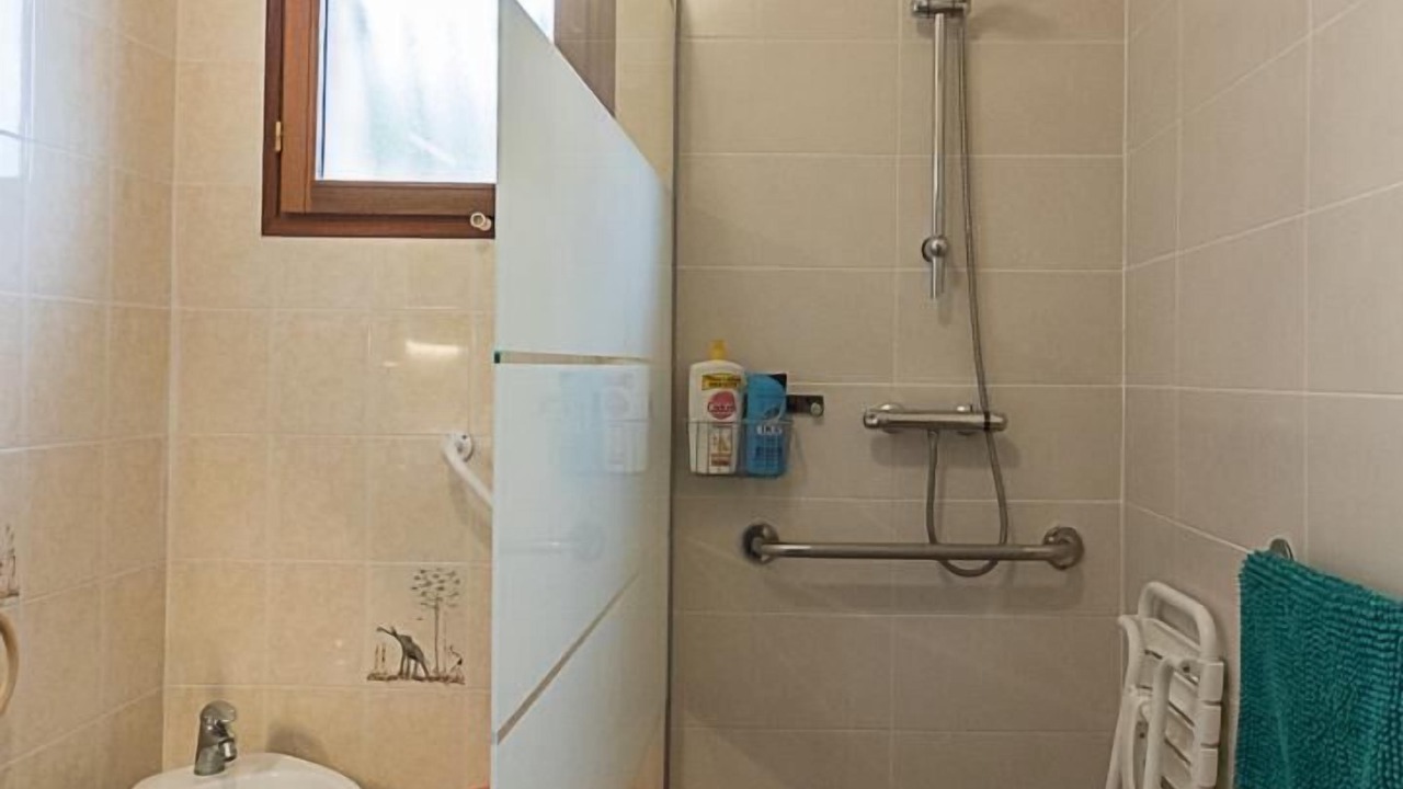 Photo of Bathroom in Miremont