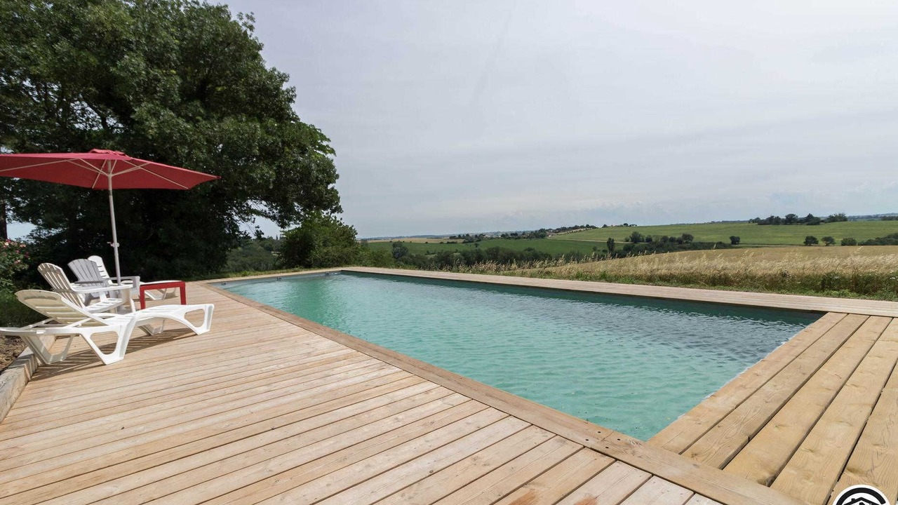 Photo of Outdoor in Aurin