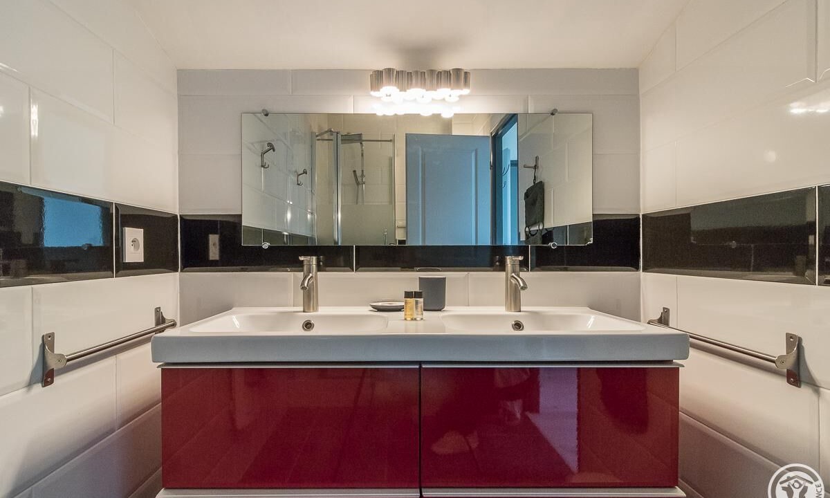 Photo of Bathroom in Merville