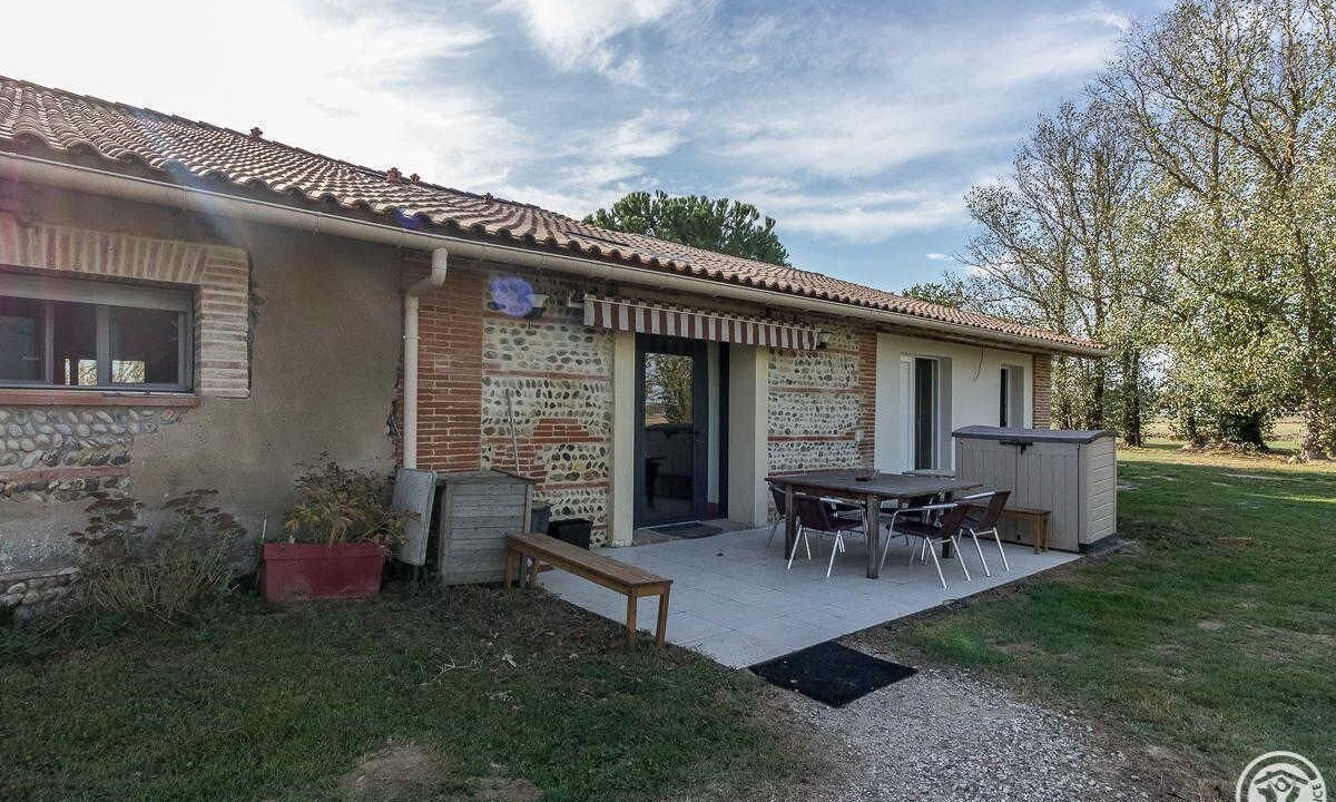 Photo of Outdoor in Merville