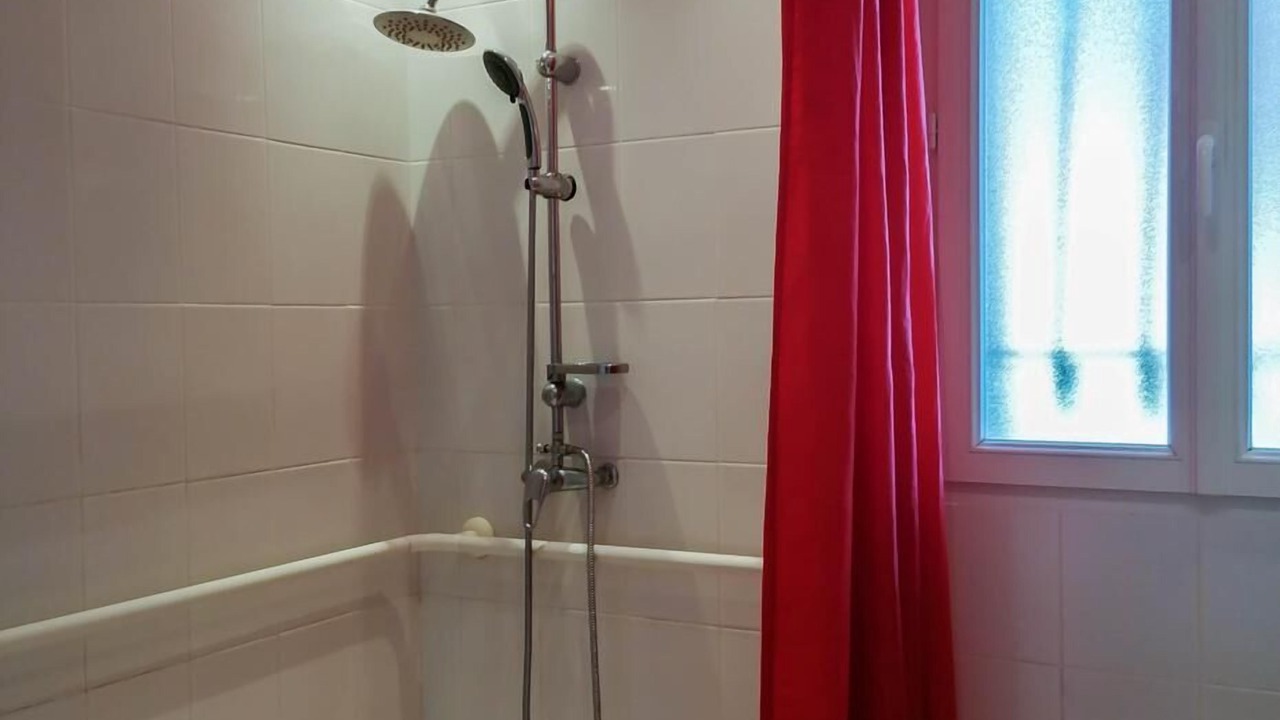 Photo of Bathroom in Villeneuve-Lecussan