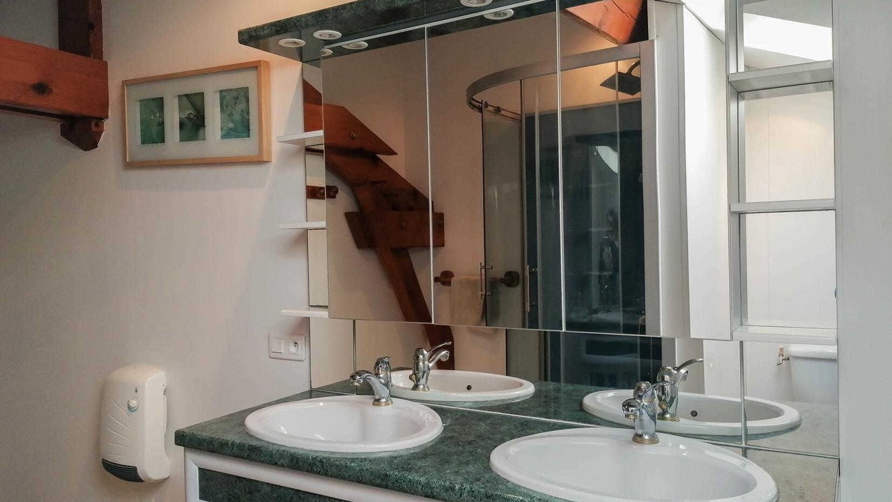 Photo of Bathroom in Villeneuve-Lecussan
