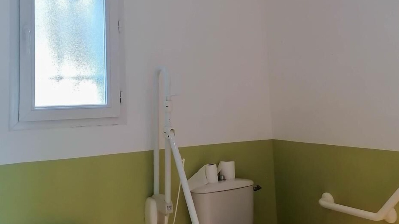 Photo of Bathroom in Villeneuve-Lecussan