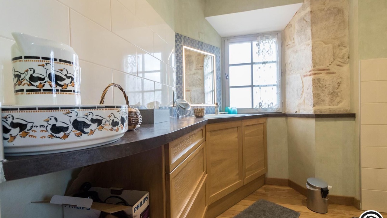 Photo of Others in Alan