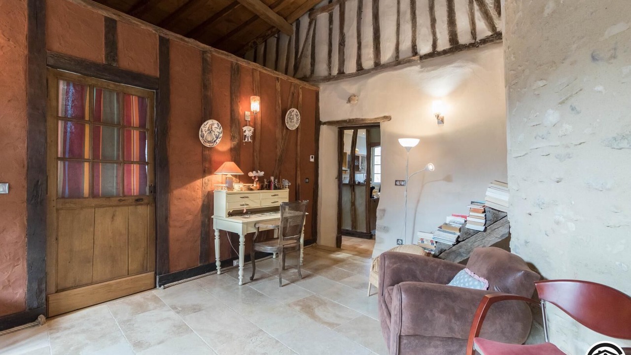 Photo of Others in Alan