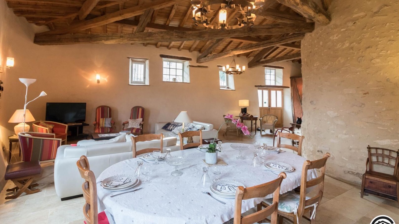 Photo of Others in Alan