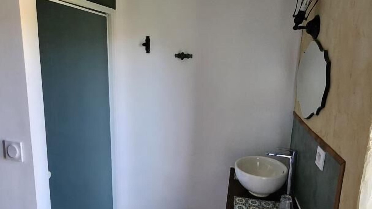 Photo of Bathroom in Canens