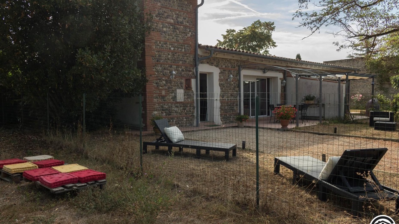 Photo of Patio Balcony in Saint-Jory