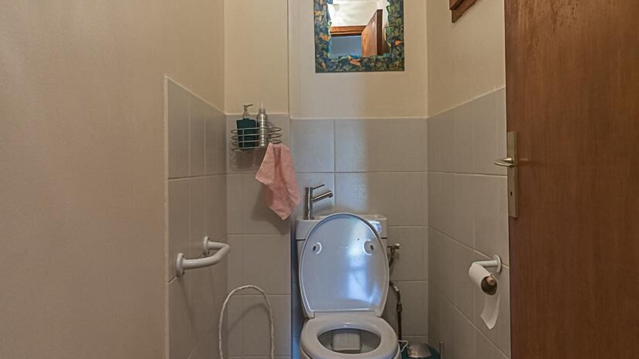 Photo of Bathroom in Pins-Justaret