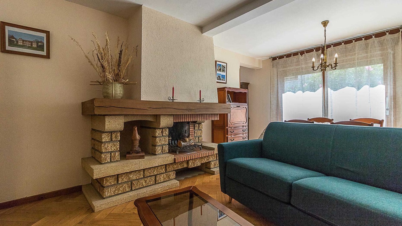 Photo of Livingroom in Pins-Justaret