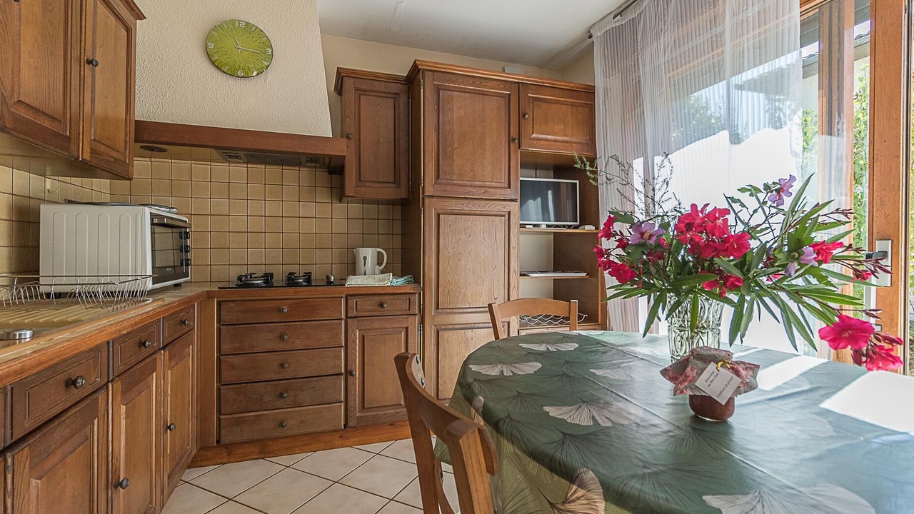 Photo of Kitchen in Pins-Justaret
