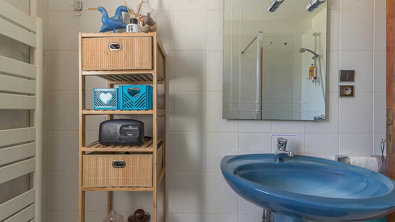 Photo of Bathroom in Pins-Justaret