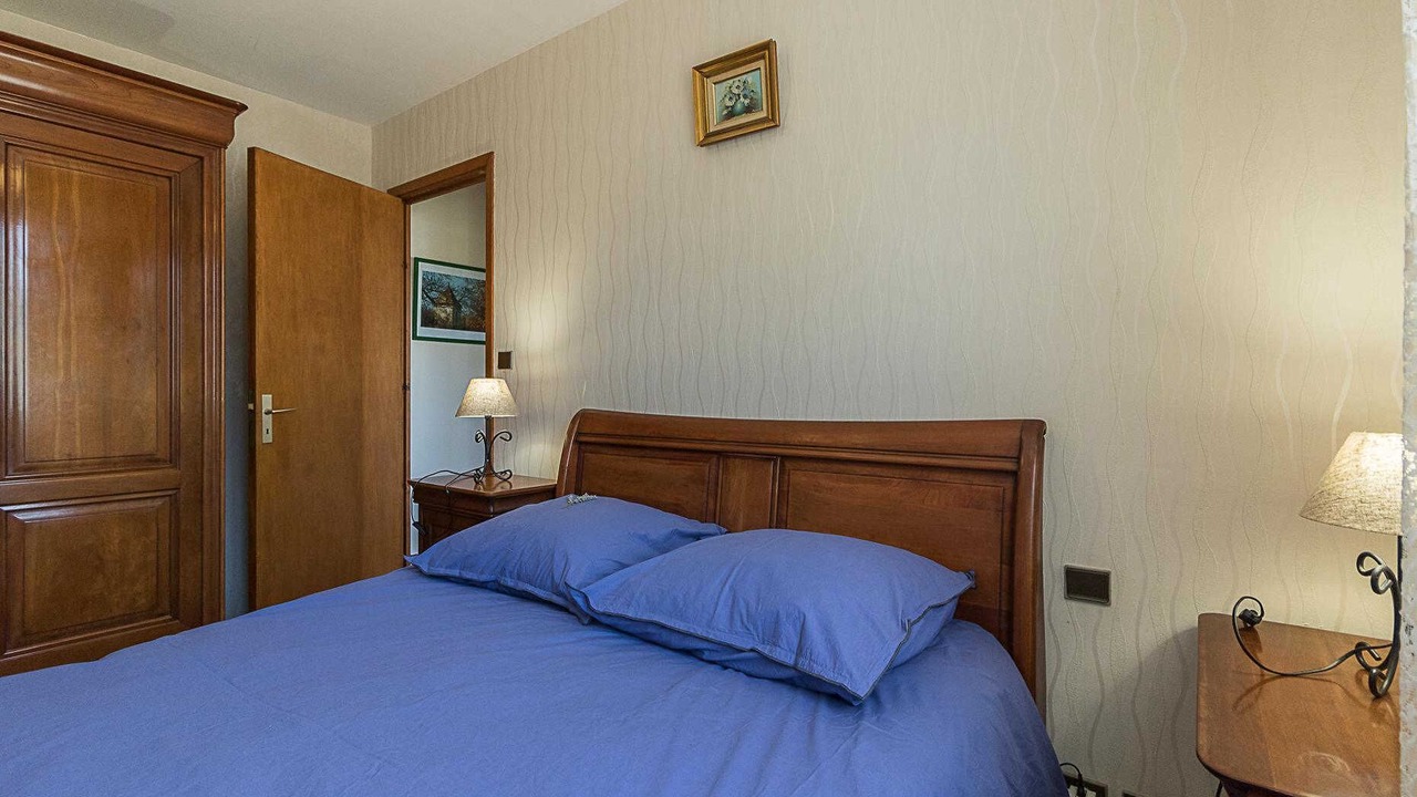 Photo of Bedroom in Pins-Justaret