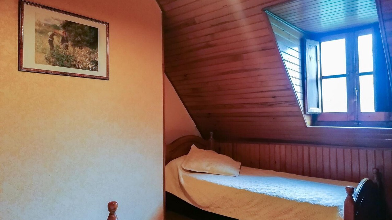 Photo of Bedroom in Melles