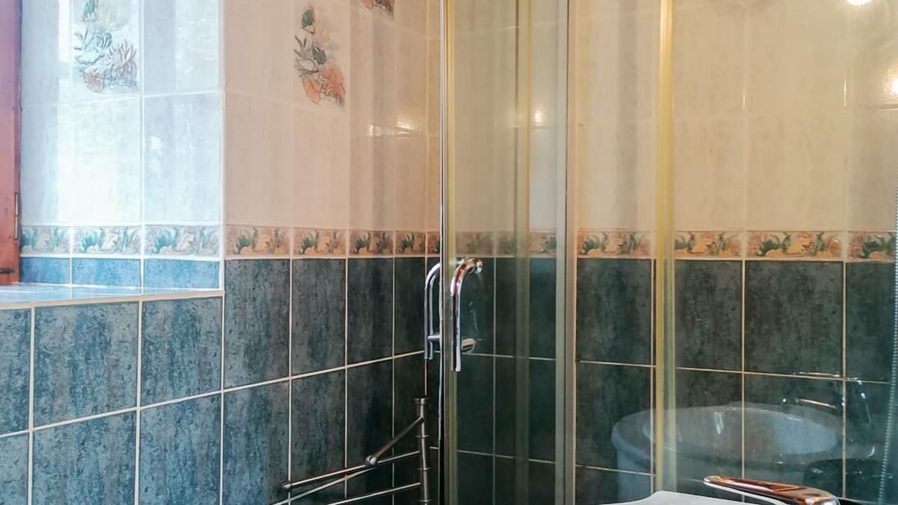 Photo of Bathroom in Melles