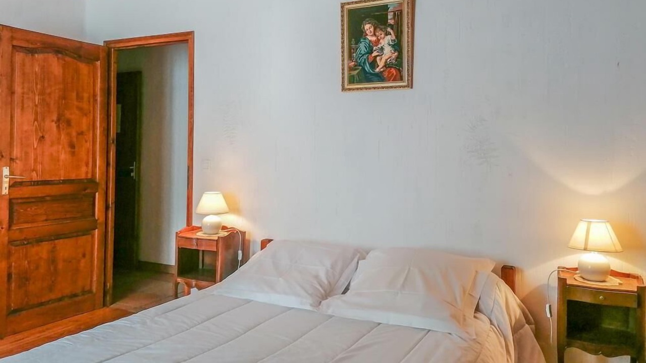 Photo of Bedroom in Cires