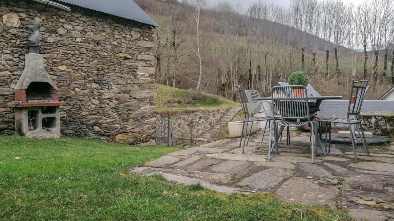 Photo of Outdoor in Cires