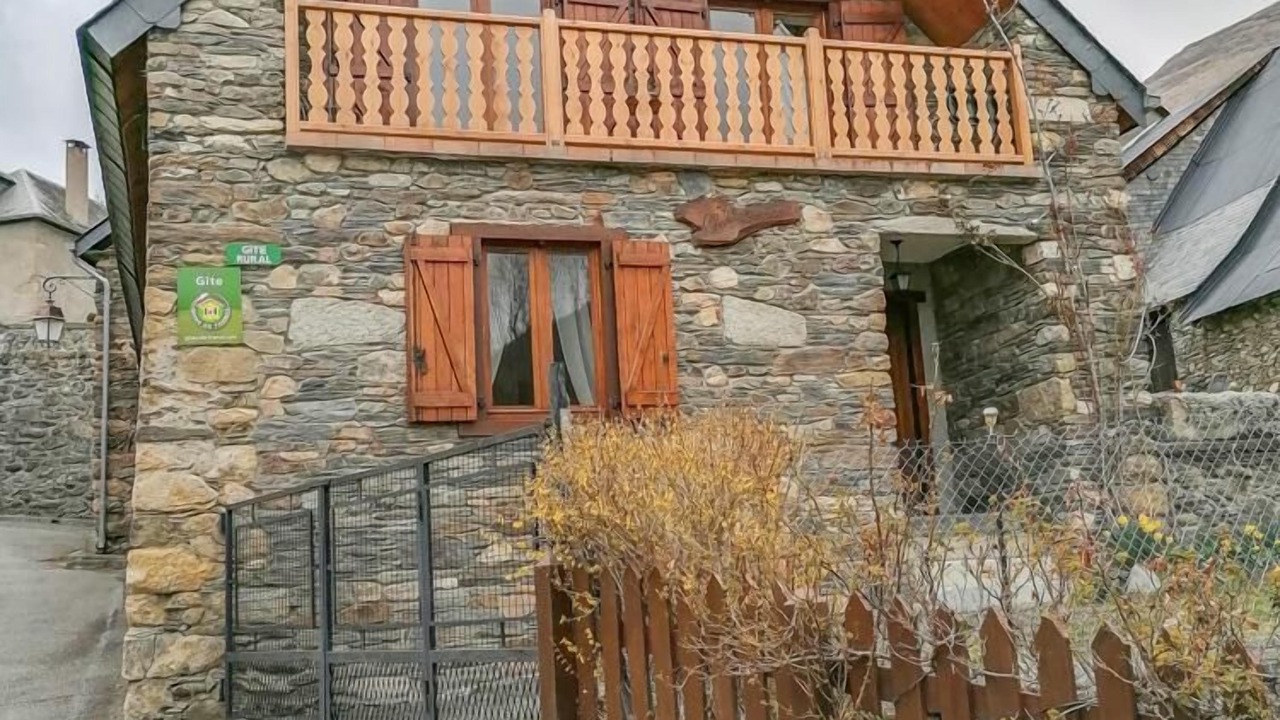 Photo of Outdoor in Cires