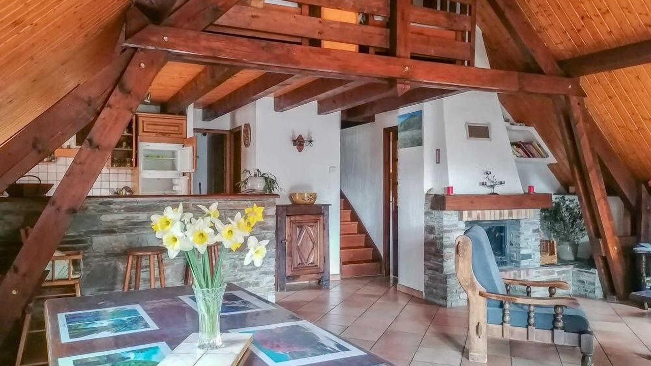 Photo of Others in Cires