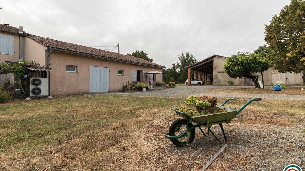 Photo of Outdoor in La Salvetat-Saint-Gilles