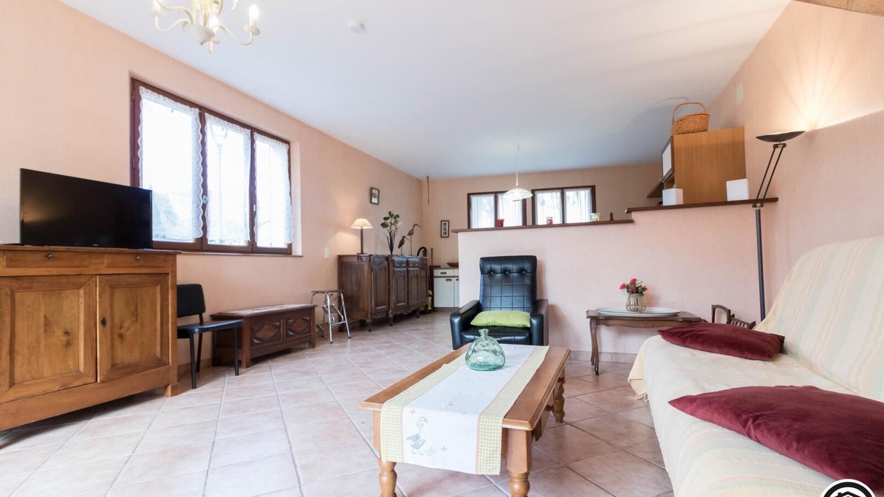 Photo of Livingroom in Chein-Dessus