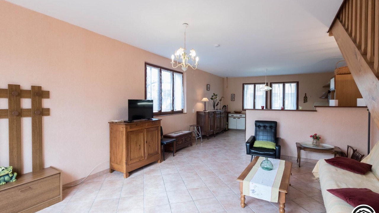 Photo of Livingroom in Chein-Dessus