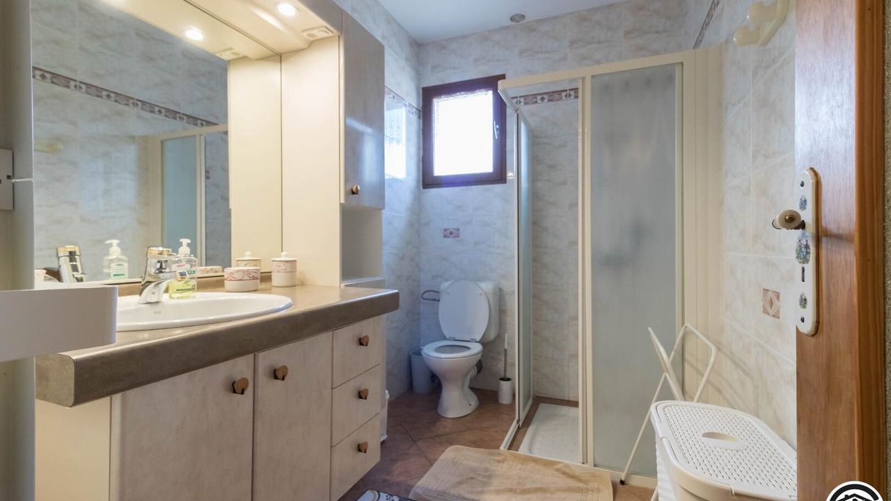 Photo of Bathroom in Chein-Dessus