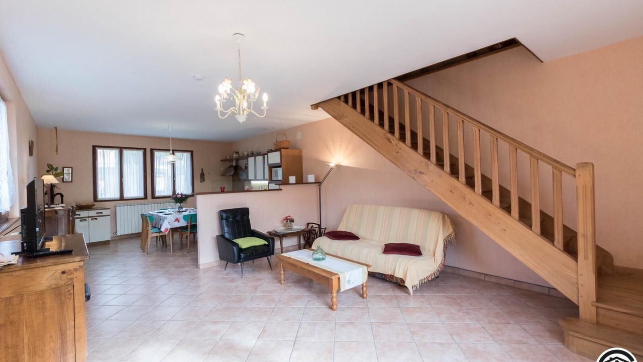 Photo of Livingroom in Chein-Dessus