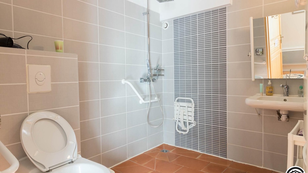 Photo of Bathroom in Saint-Leon