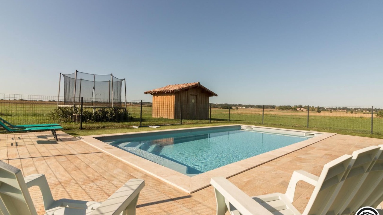 Photo of Outdoor in Merville