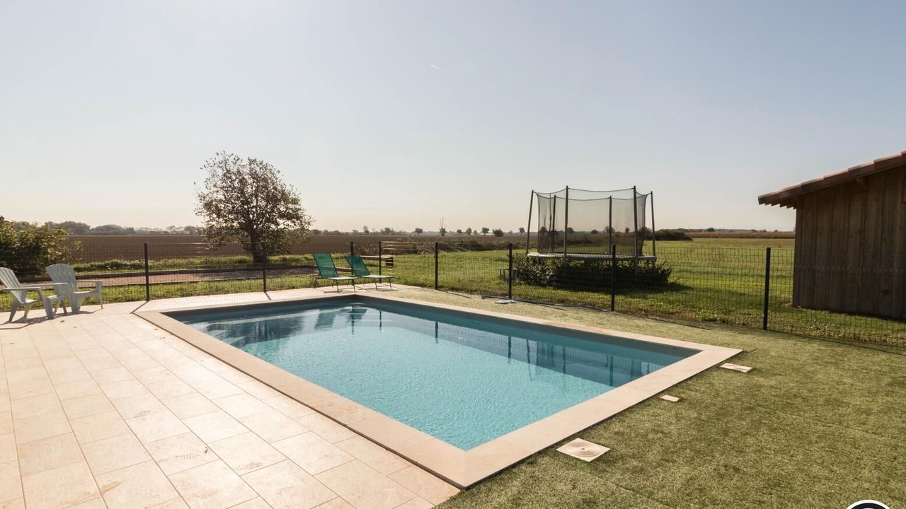 Photo of Outdoor in Merville