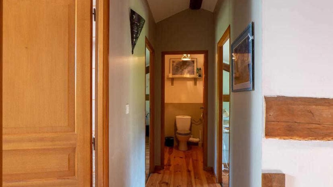 Photo of Bathroom in Thil