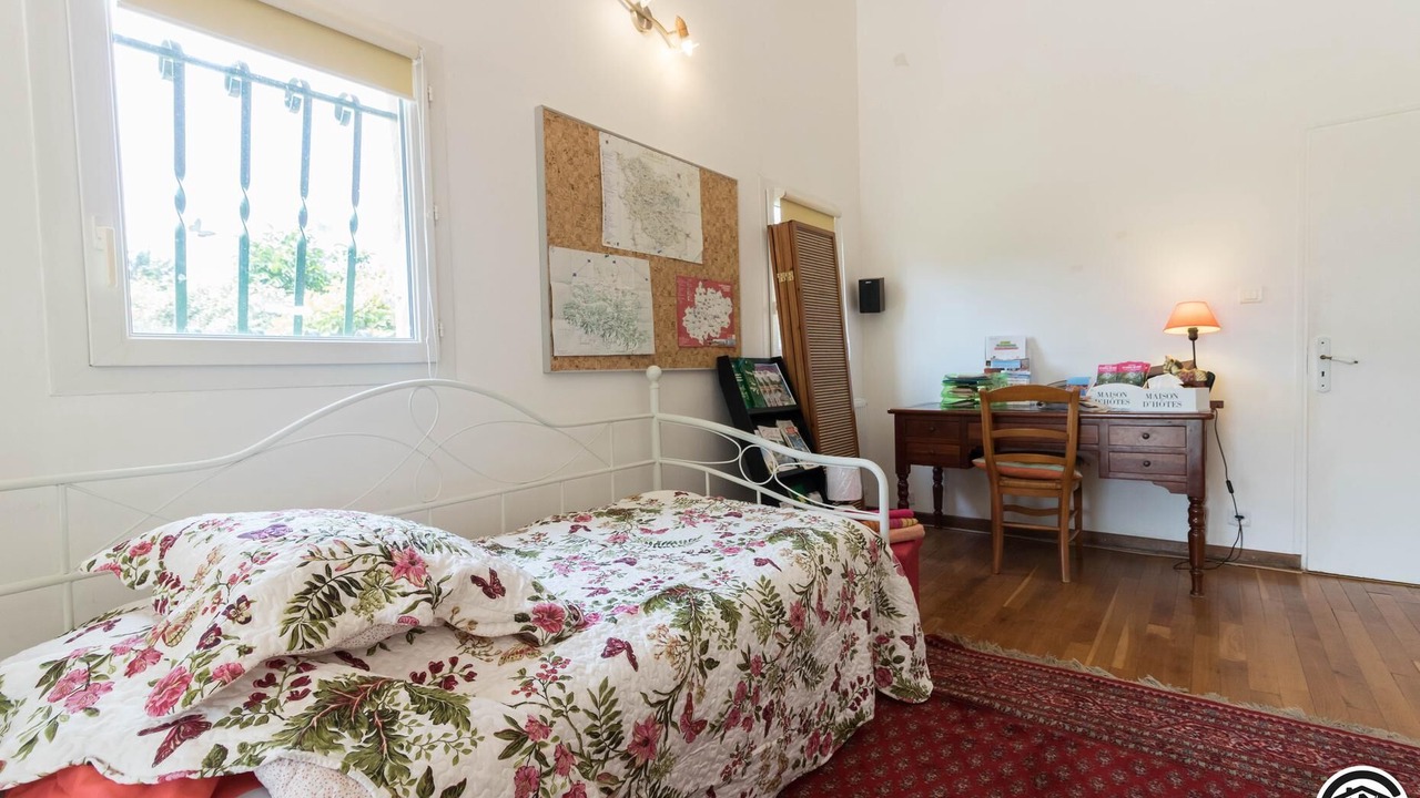 Photo of Bedroom in Calmont