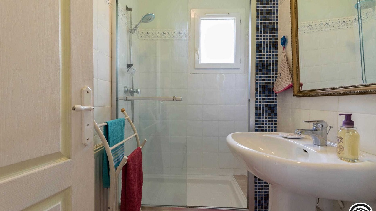 Photo of Bathroom in Calmont
