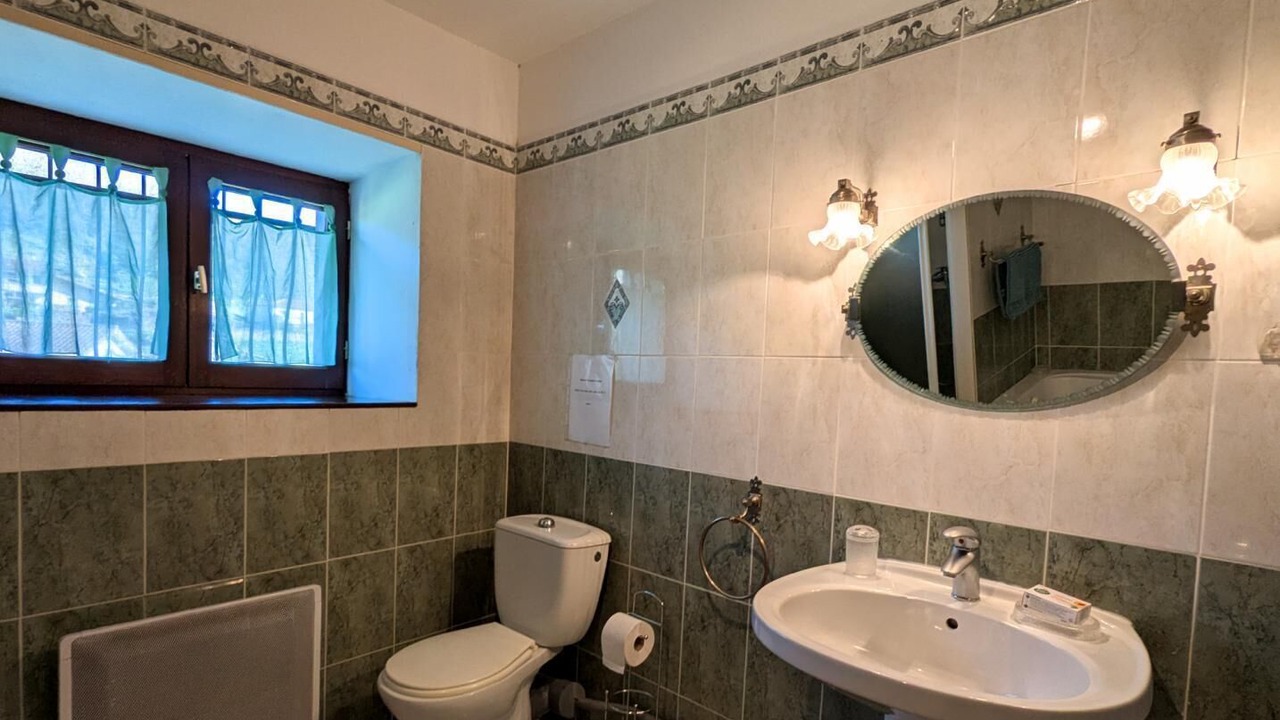 Photo of Bathroom in Izaut-de-l'Hotel
