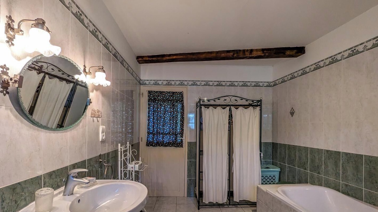 Photo of Bathroom in Izaut-de-l'Hotel
