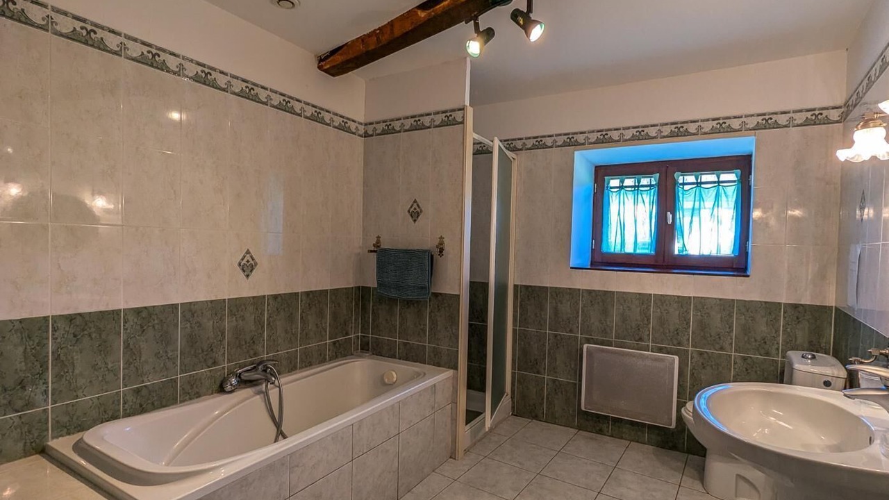 Photo of Bathroom in Izaut-de-l'Hotel