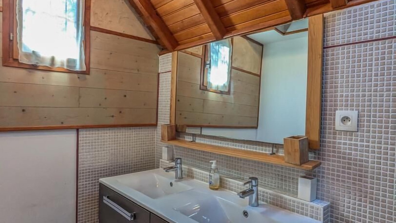 Photo of Bathroom in Bezins-Garraux