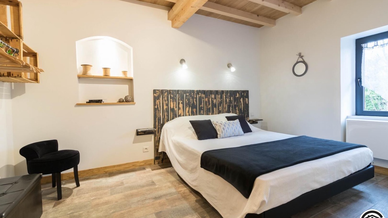 Photo of Bedroom in Renneville