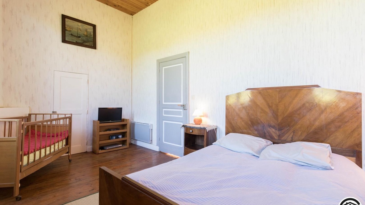 Photo of Bedroom in Montbrun-Bocage