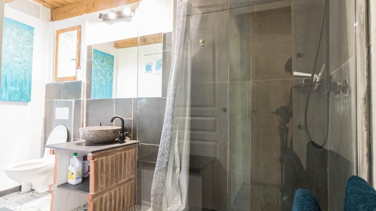 Photo of Bathroom in Lamasquere
