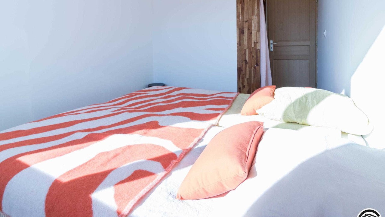 Photo of Bedroom in Pins-Justaret