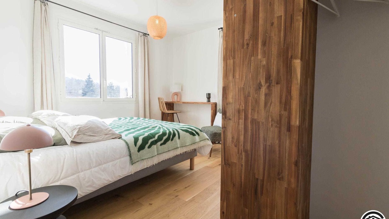 Photo of Bedroom in Pins-Justaret