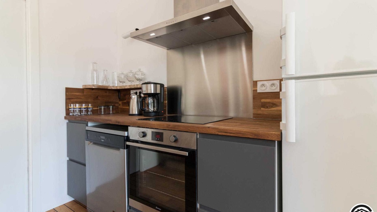 Photo of Kitchen in Pins-Justaret