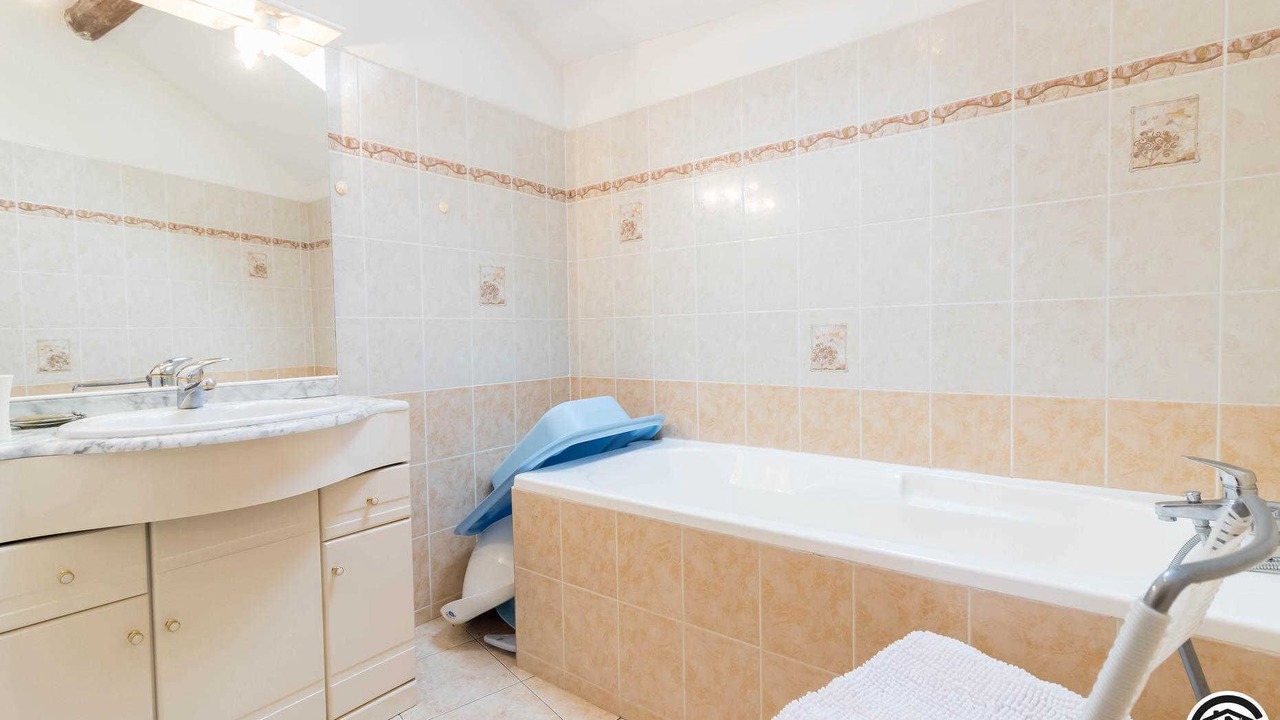 Photo of Bathroom in Montbrun-Bocage