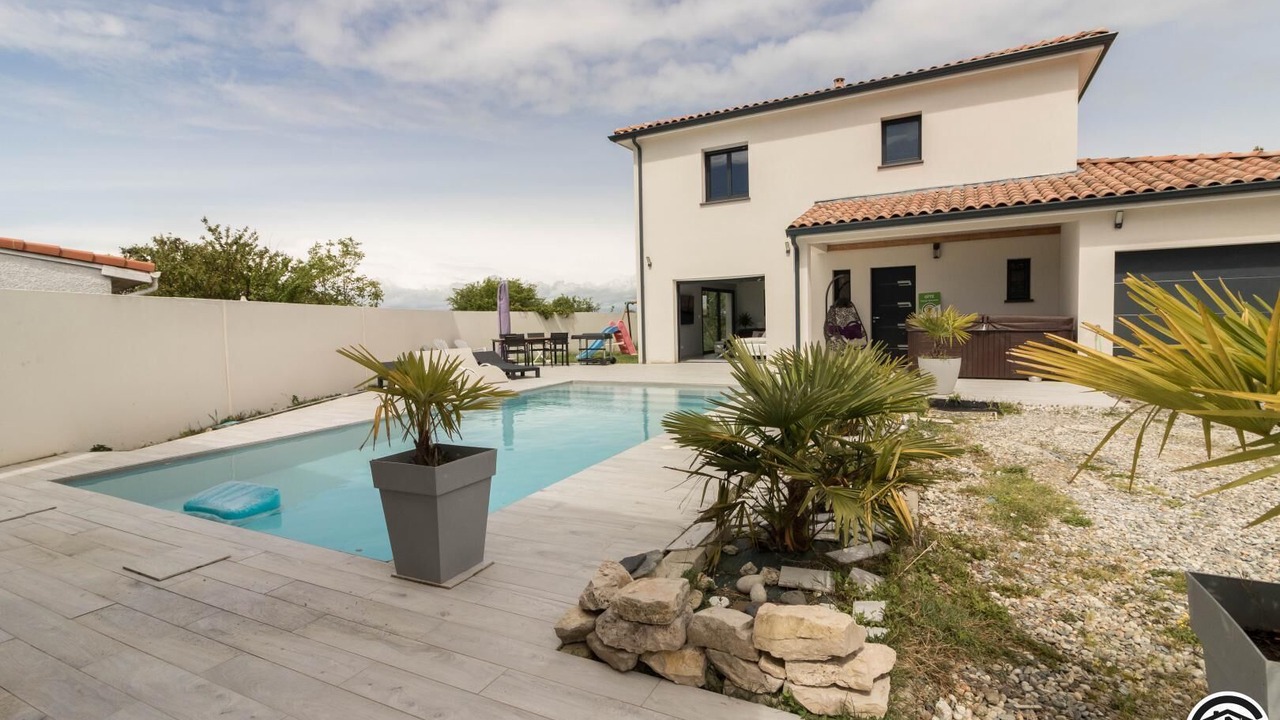 Photo of Outdoor in Merville