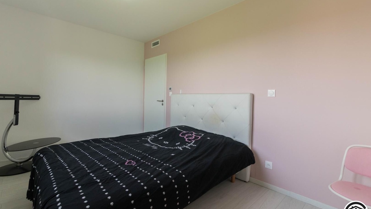 Photo of Bedroom in Merville