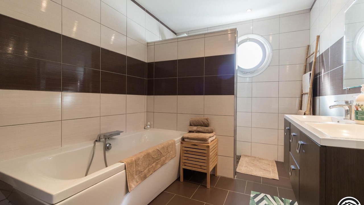 Photo of Bathroom in Lestelle-de-Saint-Martory